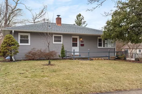 470 Woodside Ter, Madison, WI 53711