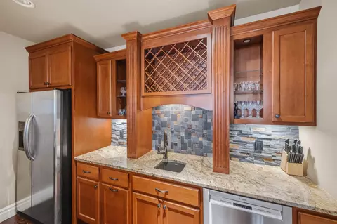 Kitchen - 852 Augusta Dr, Oregon, WI 53575 photo 7 of 8