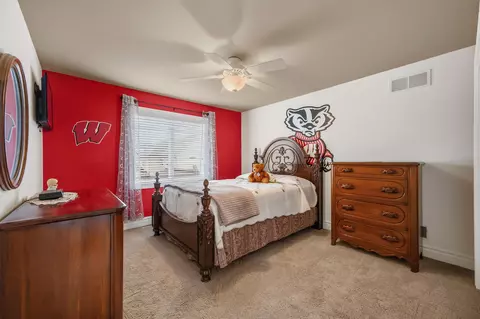 Bedroom - 852 Augusta Dr, Oregon, WI 53575 photo 3 of 9