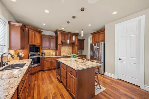 Kitchen - 852 Augusta Dr, Oregon, WI 53575 photo 4 of 8