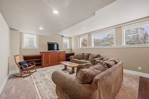 Living - 852 Augusta Dr, Oregon, WI 53575 photo 2 of 3