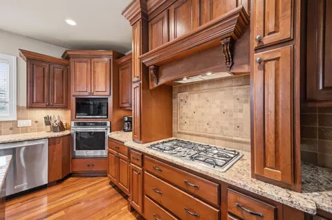 Kitchen - 852 Augusta Dr, Oregon, WI 53575 photo 3 of 8