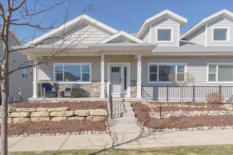 6286 Stone Gate Dr, Madison, WI 53719