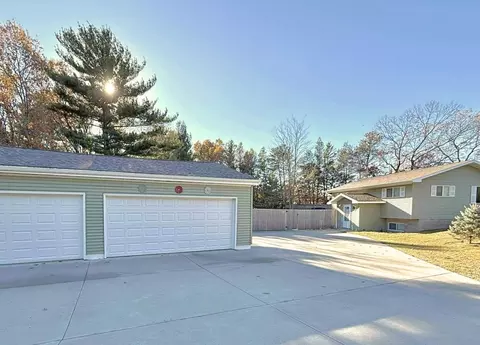 1689 Archer Ln, Nekoosa, WI 54457