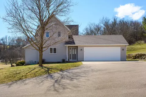 3265 Bergum Rd, Mount Horeb, WI 53572