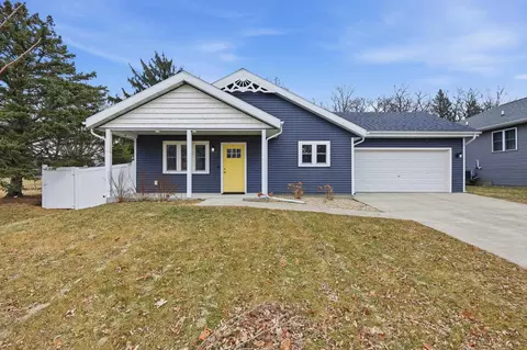 69 Hart Rd, Sun Prairie, WI 53590