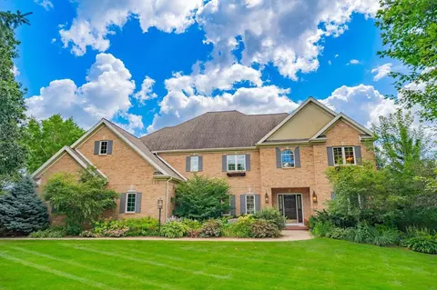 5556 Surrey Ln, Waunakee, WI 53597