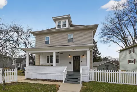 208 Stoughton Rd, Edgerton, WI 53534