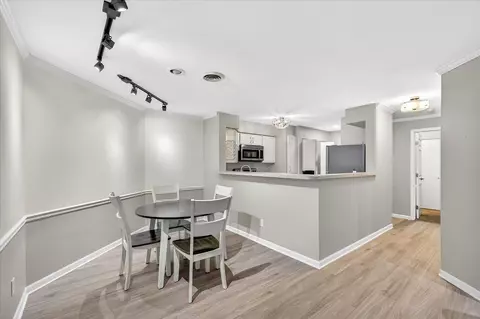 9 Captains Ct #2, Madison, WI 53719