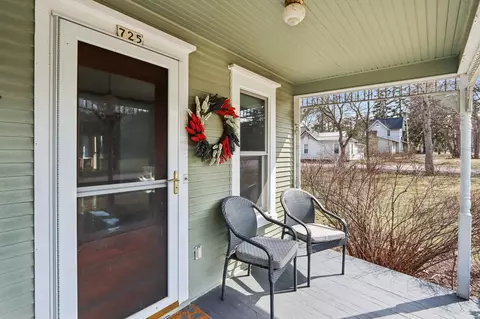 725 S Main St, Poynette, WI 53955