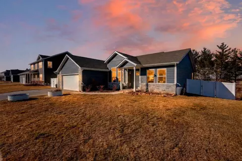 921 Colt Dr, Belleville, WI 53508