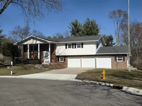3221 Dover Ct, Janesville, WI 53546