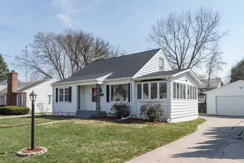 717 Harriette St, Fort Atkinson, WI 53538