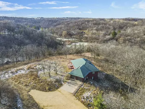 4250 Green Leaf Dr, Dodgeville, WI 53533