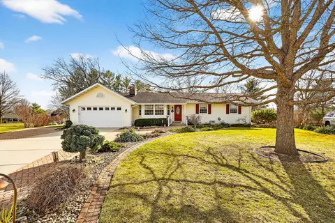 3506 Greendale Ct, Janesville, WI 53546