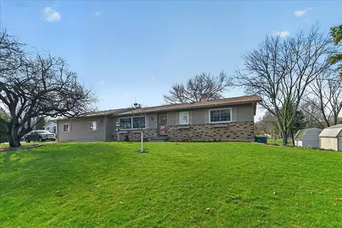 450 Bonnie Rd, Cottage Grove, WI 53527