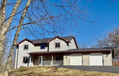 4302 Green Leaf Dr, Dodgeville, WI 53533