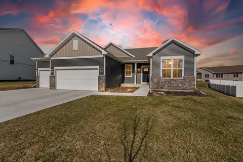 1089 Oregon Parks Ave, Oregon, WI 53575