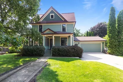 607 Mill St, Green Lake, WI 54941