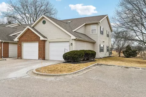 859 Park St #102, Oregon, WI 53575