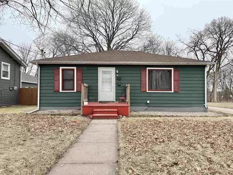 925 Brewster Ave, Beloit, WI 53511