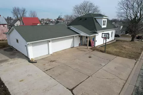 529 S Harrison St, Lancaster, WI 53813