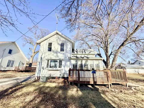 102 N Taylor St, Albany, WI 53502