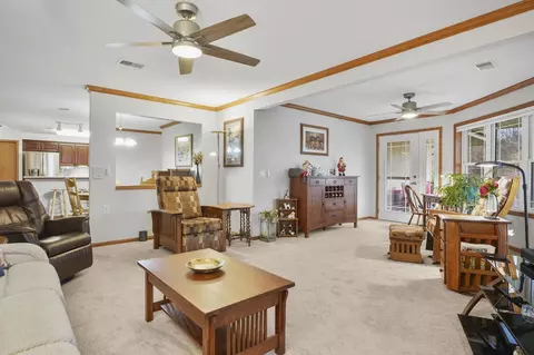 410 New Age Cir #304, Verona, WI 53593