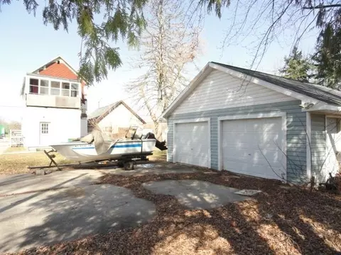302 W Division St, Fond Du Lac, WI 54935
