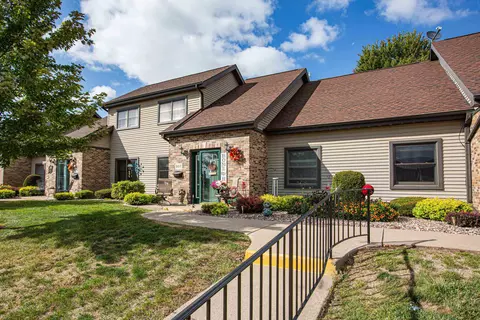 307 W Clay St, Cuba City, WI 53807