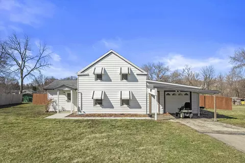 1520 Sandy Ln, Watertown, WI 53098