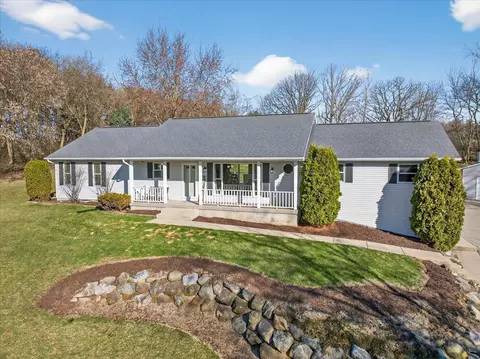 690 French Ct, Oregon, WI 53575