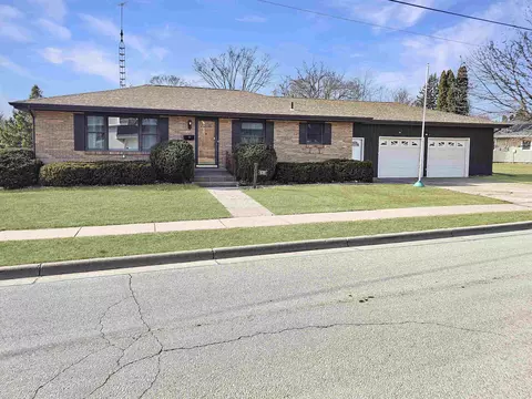 620 N Elm St, Platteville, WI 53818