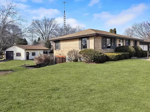 620 N Elm St, Platteville, WI 53818