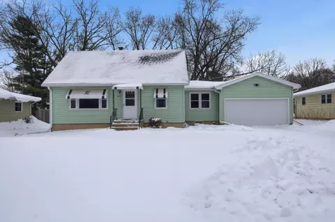 413 N Stevenson St, Deforest, WI 53532