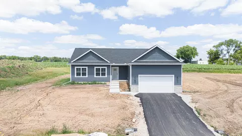 107 W 2nd St, Friesland, WI 53935