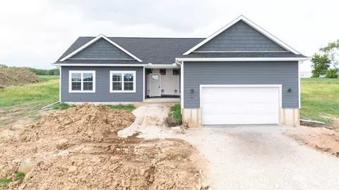107 W 2nd St, Friesland, WI 53935