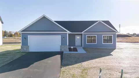 107 W 2nd St, Friesland, WI 53935