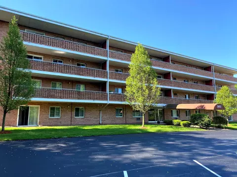 2051 Allen Blvd #205, Middleton, WI 53562