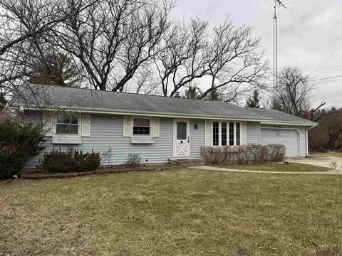 413 Colby Ct, Janesville, WI 53546