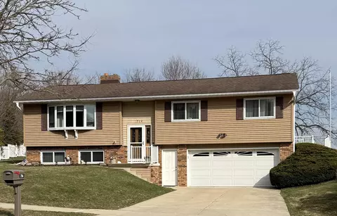 714 Willow Run St, Cottage Grove, WI 53527