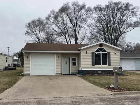 1529 S 12th St, Prairie Du Chien, WI 53821