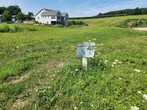 85 Savannah Pkwy, Deerfield, WI 53531