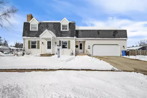 1400 Wexford Dr 1020 S Division St, Waunakee, WI 53597