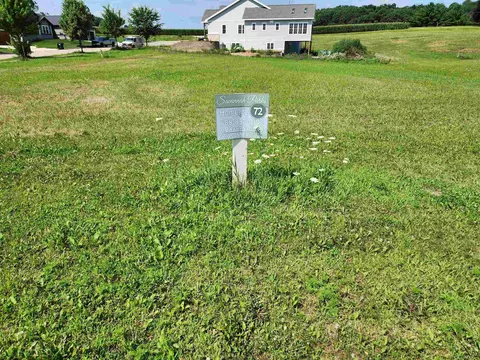 290 Venture Ln, Deerfield, WI 53531