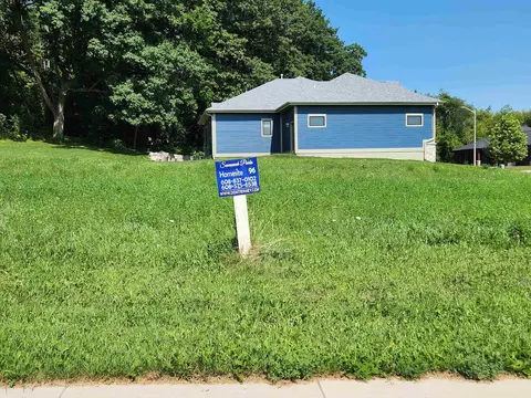 L96 Savannah Parkway, Deerfield, WI 53531