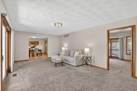 57 Winnebago Dr, Edgerton, WI 53534