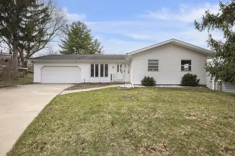 5 Yorktown Cir, Madison, WI 53711