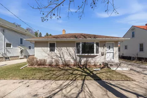 202 Hamilton St, Beaver Dam, WI 53916