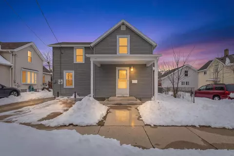 106 W Main St, Beaver Dam, WI 53916